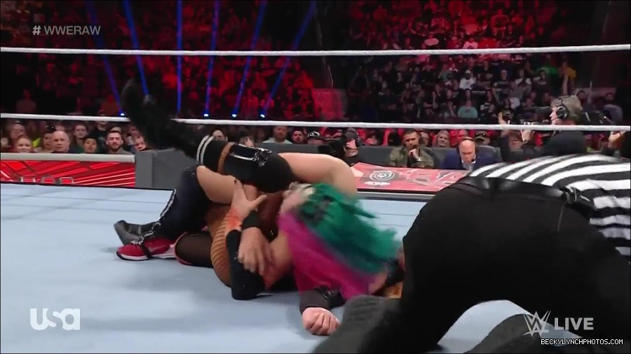 WWE_Monday_Night_Raw_2022_05_23_720p_HDTV_x264-NWCHD_mp4_007474975.jpg