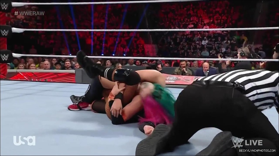 WWE_Monday_Night_Raw_2022_05_23_720p_HDTV_x264-NWCHD_mp4_007475776.jpg