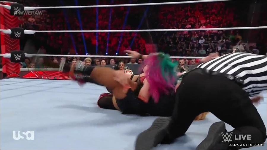 WWE_Monday_Night_Raw_2022_05_23_720p_HDTV_x264-NWCHD_mp4_007476577.jpg