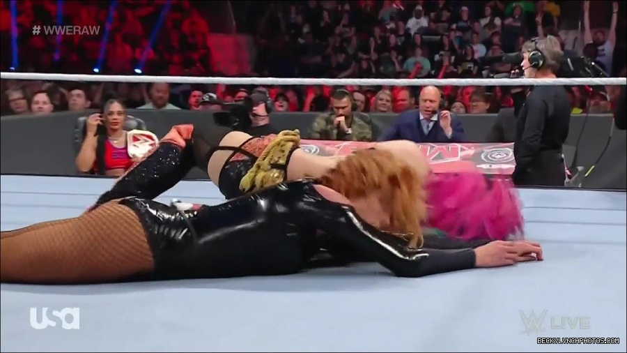 WWE_Monday_Night_Raw_2022_05_23_720p_HDTV_x264-NWCHD_mp4_007478178.jpg