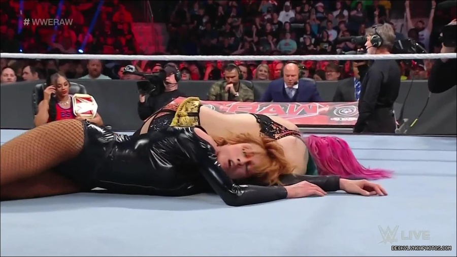 WWE_Monday_Night_Raw_2022_05_23_720p_HDTV_x264-NWCHD_mp4_007478979.jpg