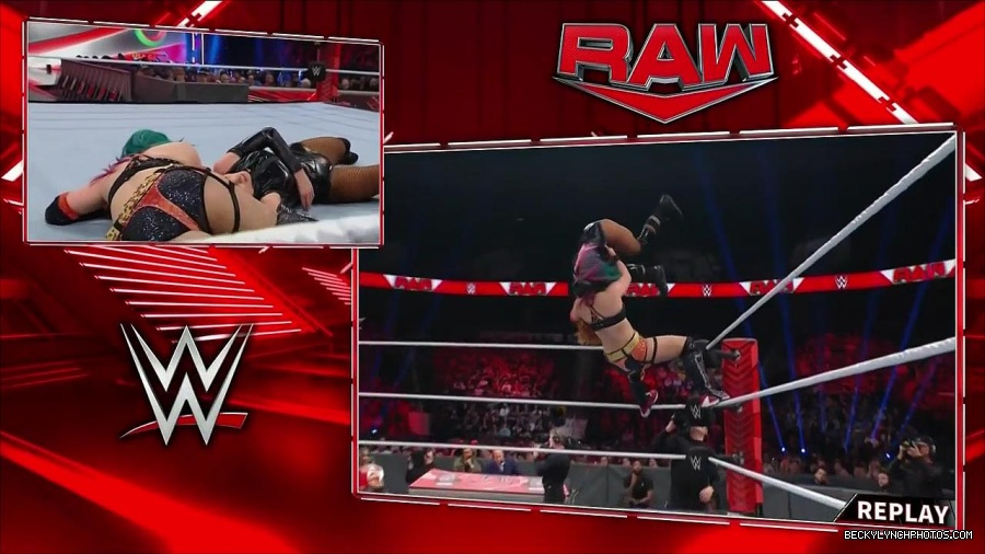WWE_Monday_Night_Raw_2022_05_23_720p_HDTV_x264-NWCHD_mp4_007484184.jpg