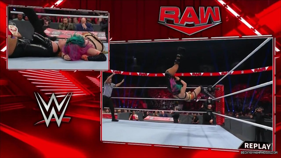 WWE_Monday_Night_Raw_2022_05_23_720p_HDTV_x264-NWCHD_mp4_007485385.jpg