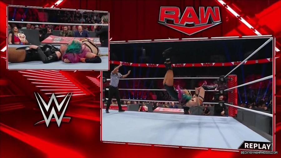 WWE_Monday_Night_Raw_2022_05_23_720p_HDTV_x264-NWCHD_mp4_007486186.jpg