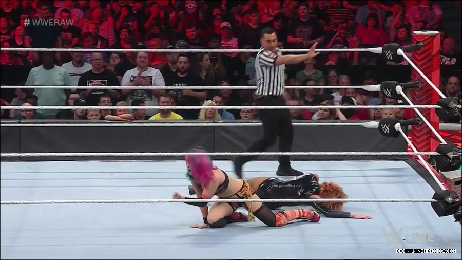 WWE_Monday_Night_Raw_2022_05_23_720p_HDTV_x264-NWCHD_mp4_007492993.jpg