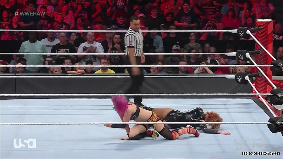 WWE_Monday_Night_Raw_2022_05_23_720p_HDTV_x264-NWCHD_mp4_007493393.jpg
