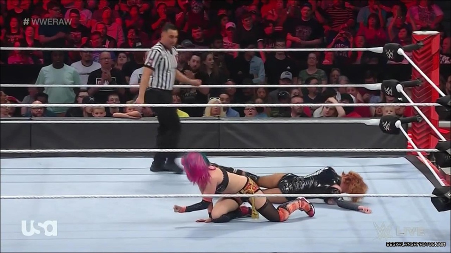 WWE_Monday_Night_Raw_2022_05_23_720p_HDTV_x264-NWCHD_mp4_007493794.jpg