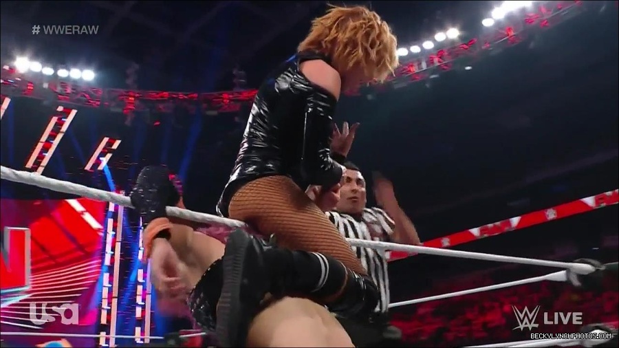 WWE_Monday_Night_Raw_2022_05_23_720p_HDTV_x264-NWCHD_mp4_007507407.jpg