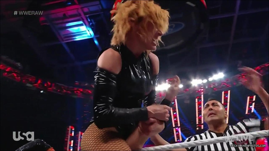 WWE_Monday_Night_Raw_2022_05_23_720p_HDTV_x264-NWCHD_mp4_007509009.jpg