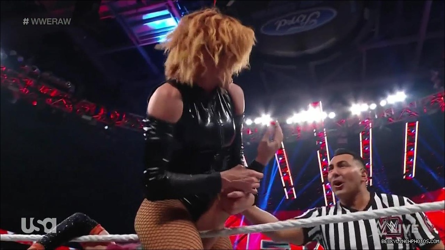 WWE_Monday_Night_Raw_2022_05_23_720p_HDTV_x264-NWCHD_mp4_007509409.jpg