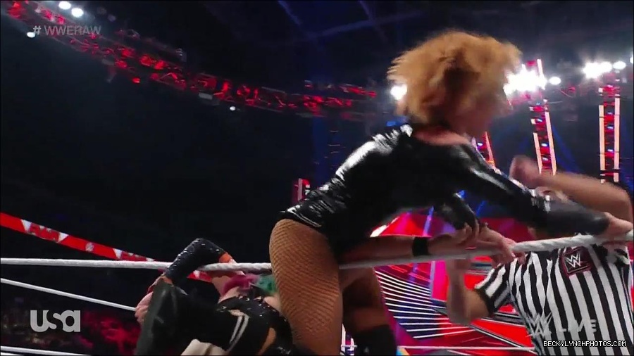 WWE_Monday_Night_Raw_2022_05_23_720p_HDTV_x264-NWCHD_mp4_007511011.jpg