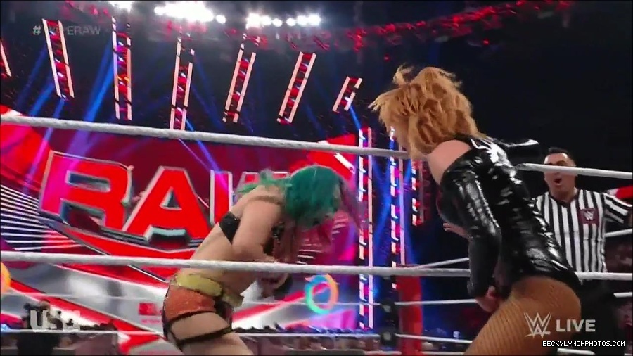 WWE_Monday_Night_Raw_2022_05_23_720p_HDTV_x264-NWCHD_mp4_007512613.jpg