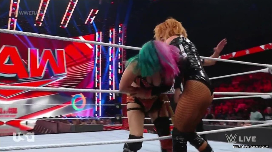 WWE_Monday_Night_Raw_2022_05_23_720p_HDTV_x264-NWCHD_mp4_007513413.jpg