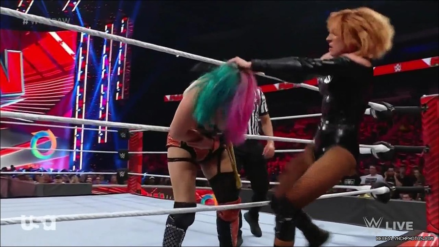 WWE_Monday_Night_Raw_2022_05_23_720p_HDTV_x264-NWCHD_mp4_007514214.jpg