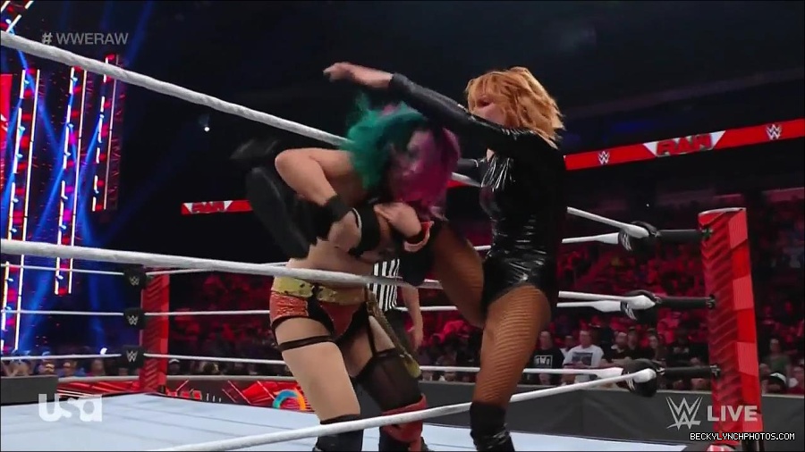 WWE_Monday_Night_Raw_2022_05_23_720p_HDTV_x264-NWCHD_mp4_007515015.jpg