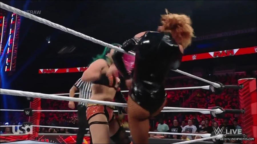WWE_Monday_Night_Raw_2022_05_23_720p_HDTV_x264-NWCHD_mp4_007516717.jpg