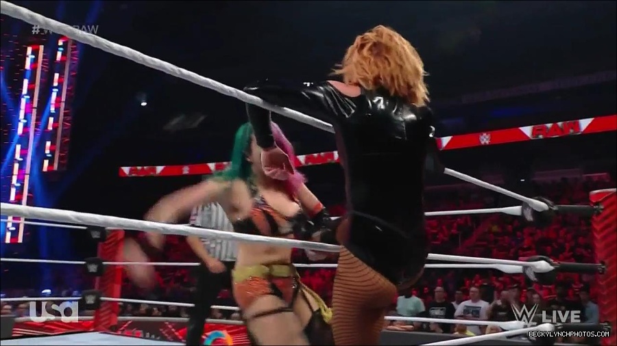 WWE_Monday_Night_Raw_2022_05_23_720p_HDTV_x264-NWCHD_mp4_007517517.jpg