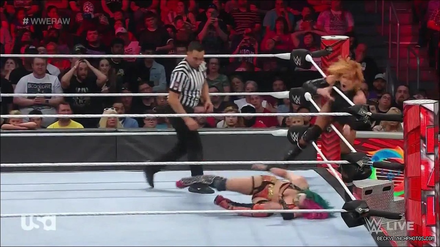 WWE_Monday_Night_Raw_2022_05_23_720p_HDTV_x264-NWCHD_mp4_007518318.jpg