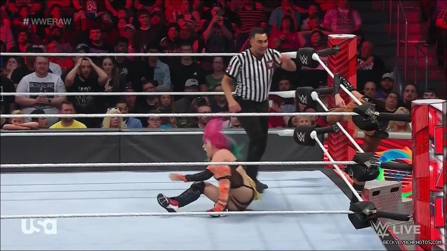 WWE_Monday_Night_Raw_2022_05_23_720p_HDTV_x264-NWCHD_mp4_007519119.jpg