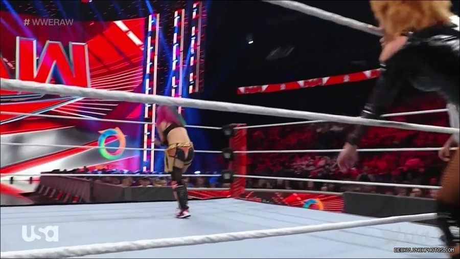 WWE_Monday_Night_Raw_2022_05_23_720p_HDTV_x264-NWCHD_mp4_007521521.jpg