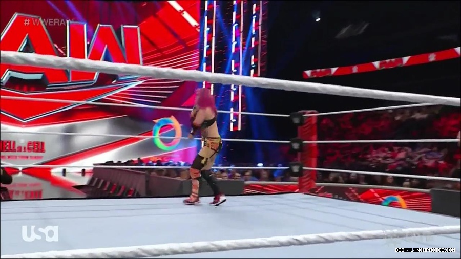 WWE_Monday_Night_Raw_2022_05_23_720p_HDTV_x264-NWCHD_mp4_007521922.jpg