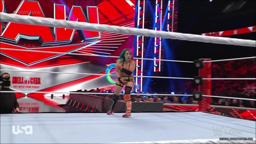 WWE_Monday_Night_Raw_2022_05_23_720p_HDTV_x264-NWCHD_mp4_007522322.jpg