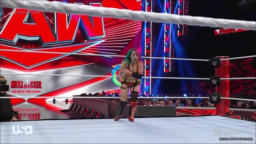 WWE_Monday_Night_Raw_2022_05_23_720p_HDTV_x264-NWCHD_mp4_007522723.jpg