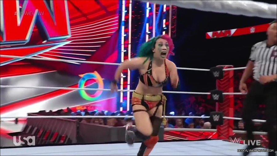 WWE_Monday_Night_Raw_2022_05_23_720p_HDTV_x264-NWCHD_mp4_007523523.jpg