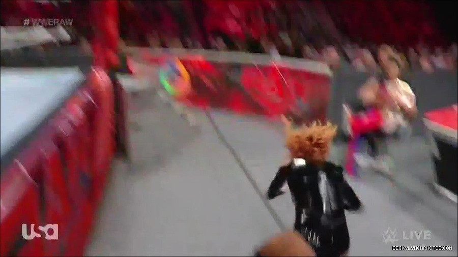 WWE_Monday_Night_Raw_2022_05_23_720p_HDTV_x264-NWCHD_mp4_007525125.jpg