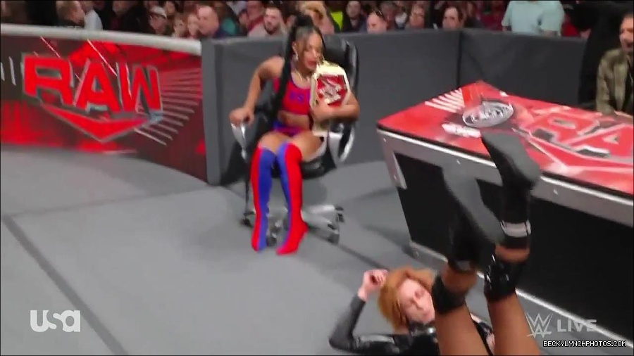WWE_Monday_Night_Raw_2022_05_23_720p_HDTV_x264-NWCHD_mp4_007526326.jpg