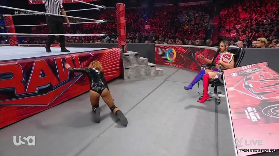WWE_Monday_Night_Raw_2022_05_23_720p_HDTV_x264-NWCHD_mp4_007529930.jpg