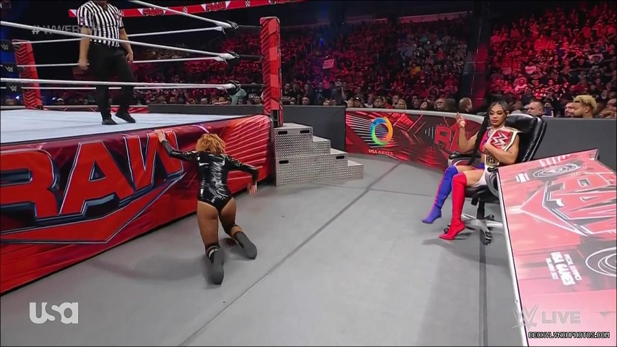 WWE_Monday_Night_Raw_2022_05_23_720p_HDTV_x264-NWCHD_mp4_007530330.jpg