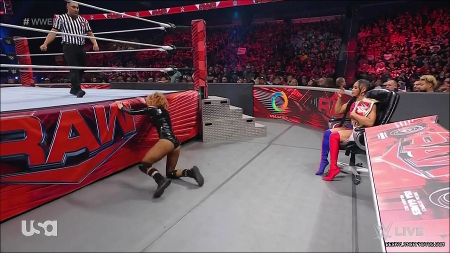 WWE_Monday_Night_Raw_2022_05_23_720p_HDTV_x264-NWCHD_mp4_007530731.jpg
