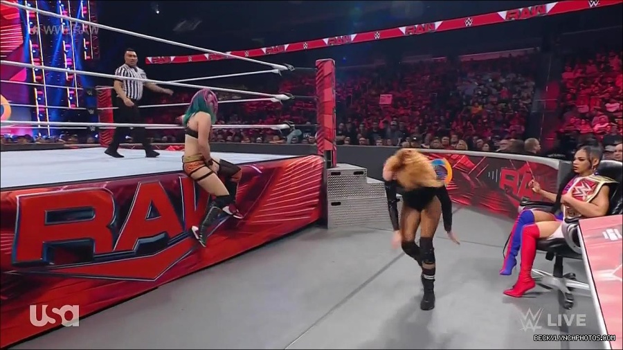 WWE_Monday_Night_Raw_2022_05_23_720p_HDTV_x264-NWCHD_mp4_007535135.jpg
