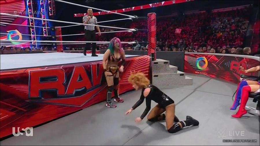 WWE_Monday_Night_Raw_2022_05_23_720p_HDTV_x264-NWCHD_mp4_007535936.jpg