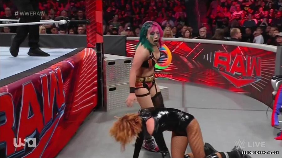 WWE_Monday_Night_Raw_2022_05_23_720p_HDTV_x264-NWCHD_mp4_007537137.jpg