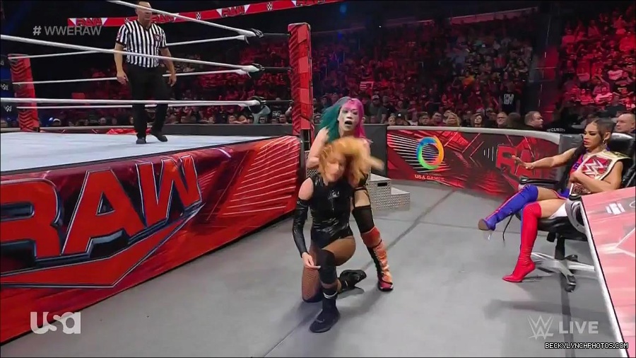 WWE_Monday_Night_Raw_2022_05_23_720p_HDTV_x264-NWCHD_mp4_007540340.jpg