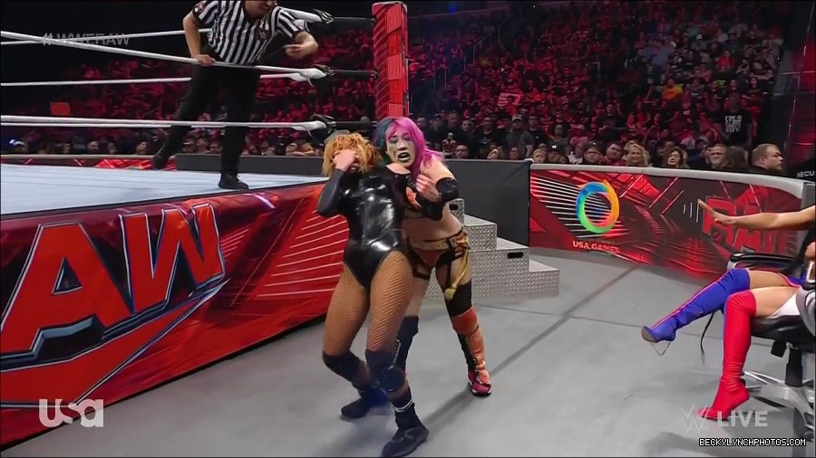 WWE_Monday_Night_Raw_2022_05_23_720p_HDTV_x264-NWCHD_mp4_007542342.jpg