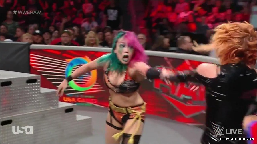 WWE_Monday_Night_Raw_2022_05_23_720p_HDTV_x264-NWCHD_mp4_007543543.jpg