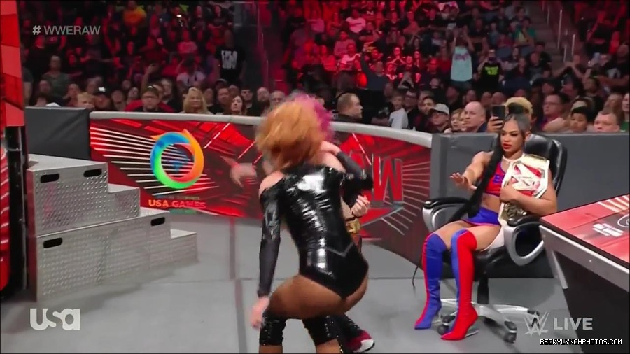WWE_Monday_Night_Raw_2022_05_23_720p_HDTV_x264-NWCHD_mp4_007544344.jpg