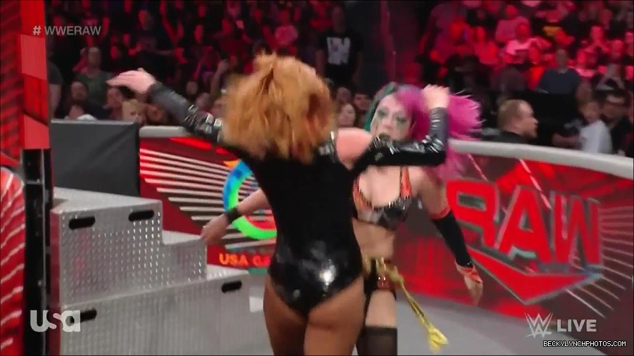 WWE_Monday_Night_Raw_2022_05_23_720p_HDTV_x264-NWCHD_mp4_007545545.jpg