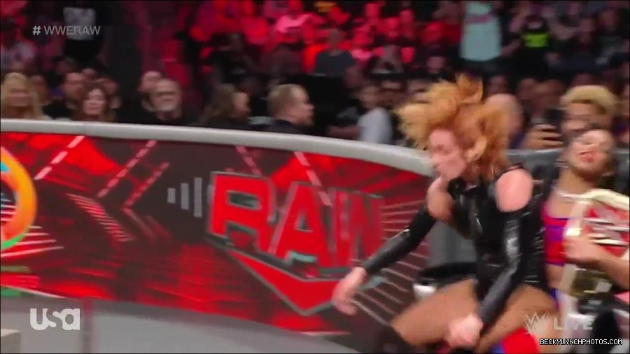WWE_Monday_Night_Raw_2022_05_23_720p_HDTV_x264-NWCHD_mp4_007547147.jpg