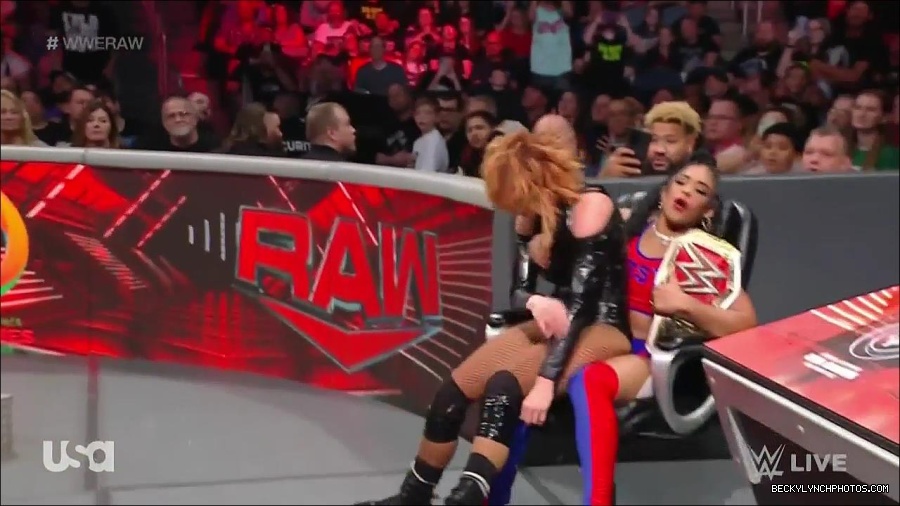 WWE_Monday_Night_Raw_2022_05_23_720p_HDTV_x264-NWCHD_mp4_007547547.jpg