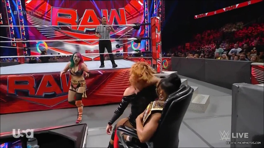 WWE_Monday_Night_Raw_2022_05_23_720p_HDTV_x264-NWCHD_mp4_007548749.jpg