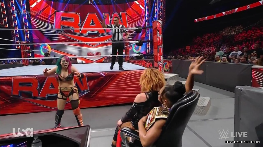 WWE_Monday_Night_Raw_2022_05_23_720p_HDTV_x264-NWCHD_mp4_007549950.jpg