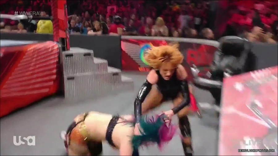 WWE_Monday_Night_Raw_2022_05_23_720p_HDTV_x264-NWCHD_mp4_007555555.jpg