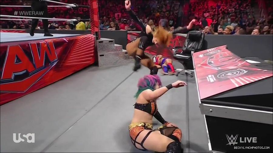 WWE_Monday_Night_Raw_2022_05_23_720p_HDTV_x264-NWCHD_mp4_007556757.jpg
