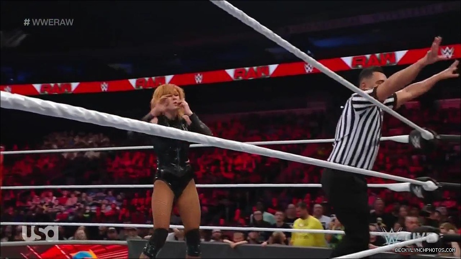 WWE_Monday_Night_Raw_2022_05_23_720p_HDTV_x264-NWCHD_mp4_007563563.jpg