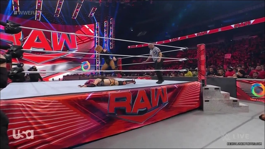 WWE_Monday_Night_Raw_2022_05_23_720p_HDTV_x264-NWCHD_mp4_007565966.jpg