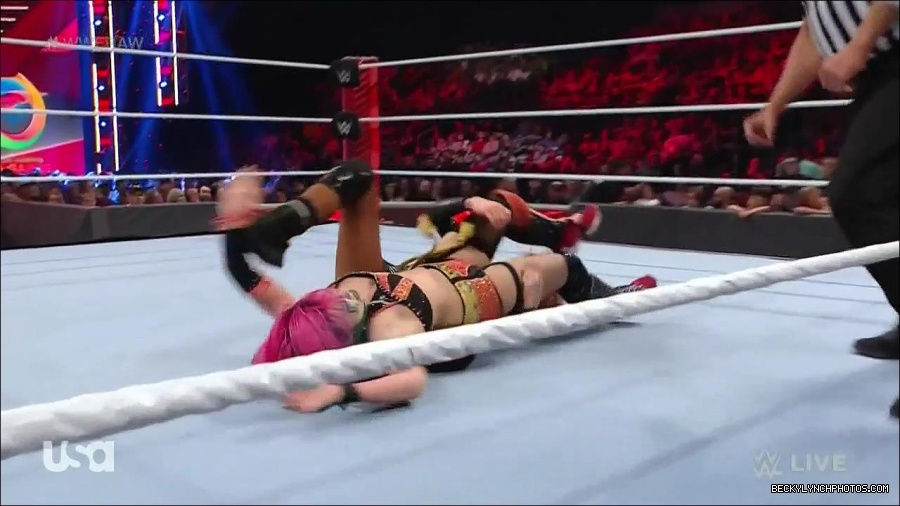 WWE_Monday_Night_Raw_2022_05_23_720p_HDTV_x264-NWCHD_mp4_007567968.jpg